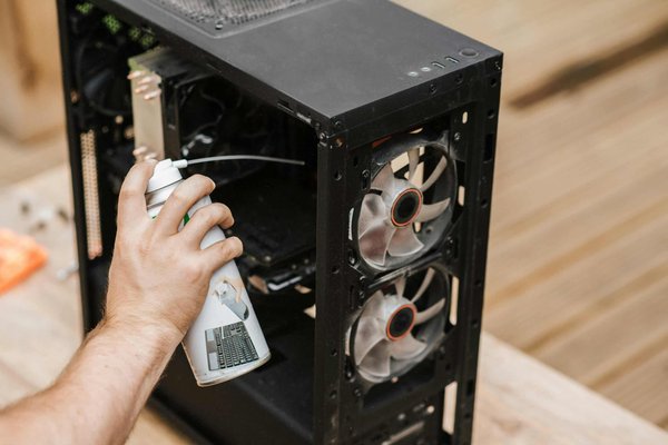 What are the steps to install and configure a liquid cooling system in a Cooler Master MasterCase H500M?